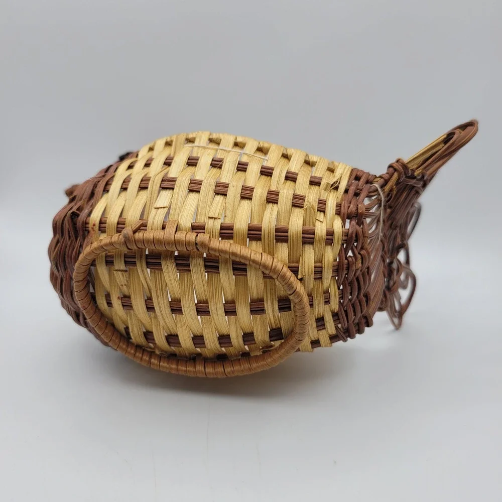 Cute Wicker Chicken Basket Planter with Liner‎ Vintage Farmhouse Decor